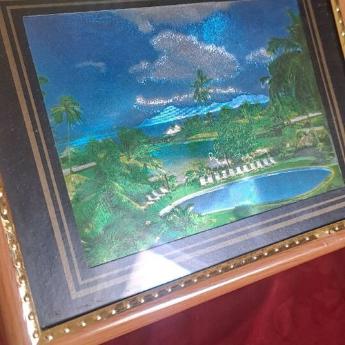 Small picture frame like new