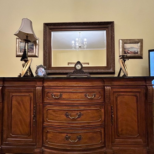Buffet set with mirror like new, mahogany wood and black marble
