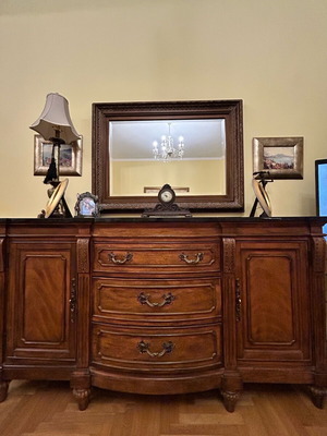 Buffet set with mirror like new, mahogany wood and black marble