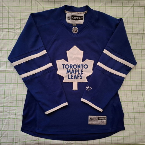 Toronto Maple Leafs Reebok CCM NHL hockey jersey size M in good condition