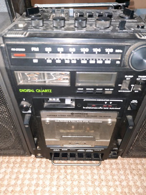Hitachi Portable Stereo TRIK 9050W