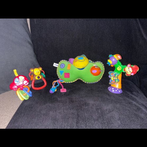 Baby toys like new, set with soft pillow and sound keys