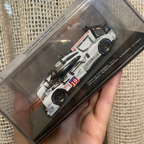 Porsche 919 Hybrid 2015 collectible like new in box
