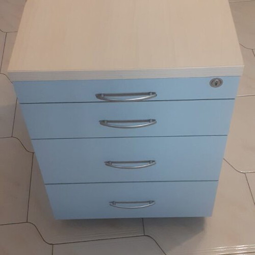 Office desk like new with executive chair and drawer unit