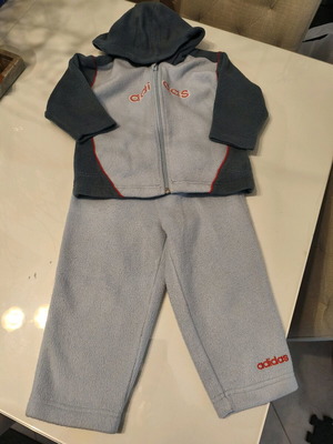 Adidas clothing set for 3 years like new