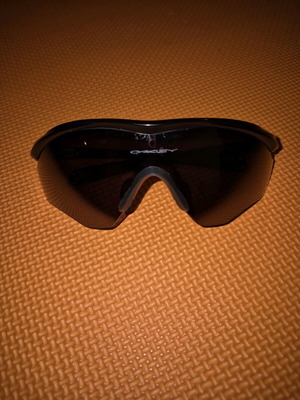 Слънчеви очила Oakley M2 черни като нови с калъф