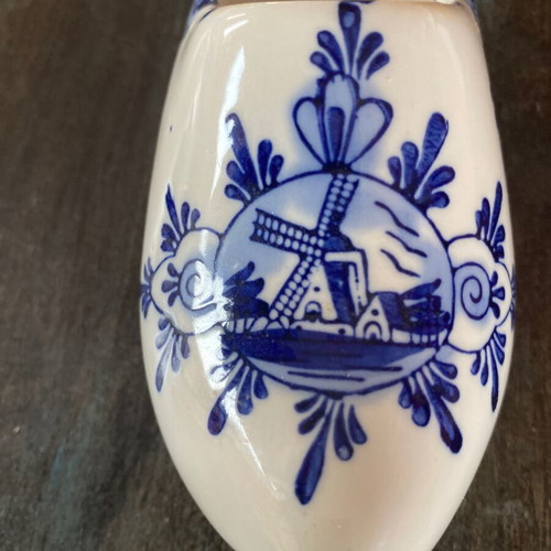 Vintage decorative shoe and miniature porcelain Delft new