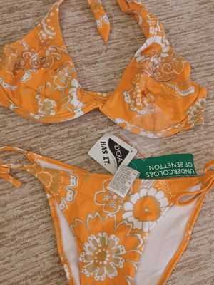 Σετ μαγιό Benetton καινούργιο, πορτοκαλί small και πράσινο medium