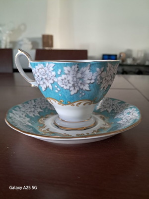 Royal Albert Enchantment tea or coffee cup set like new, 12 pieces