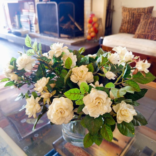 Vase with artificial flower arrangement like new