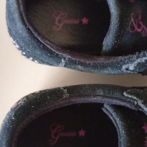 Guess No24 athletic shoes black with rhinestones, like new