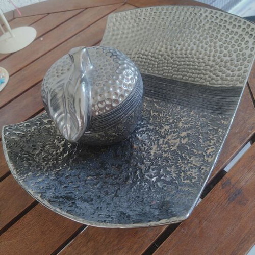 Decorative plate and vase like new