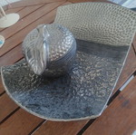 Decorative plate and vase like new