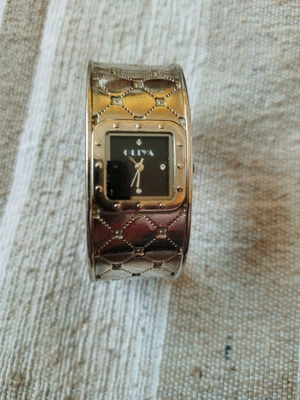 Ρολόι χειρός γυναικείο μεταχειρισμένο από ανοξείδωτο ατσάλι