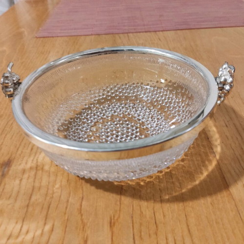 Vintage glass bowl with metal rim and grape handles in like new condition