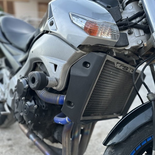 Suzuki GSR 600 motorcycle used, with extra tank bag