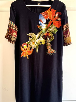 Desigual Lacroix Visegrád Mini Dress like new, black with floral print
