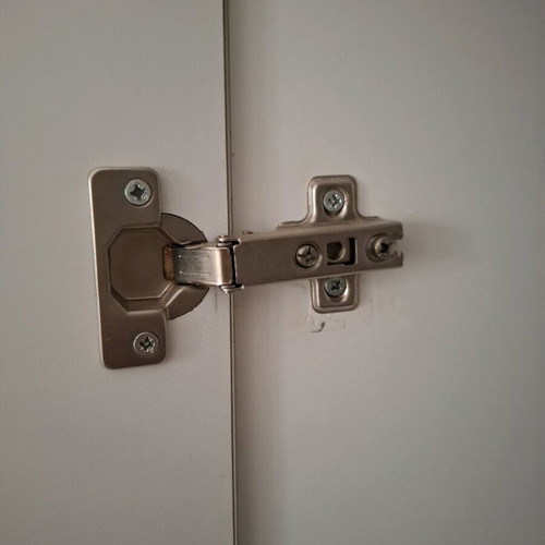 Exterior Wardrobe Doors and Boxes Set like new, includes handles and hinges