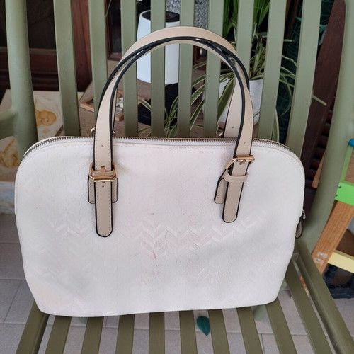 Elegant off-white women's handbag with gold details