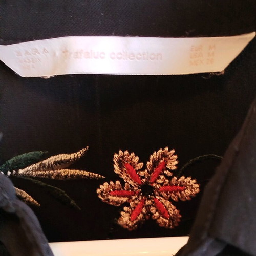 Zara shirt with embroidery like new, size M, black