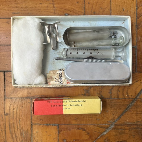 Vintage glass syringe set 5ml with 10 metal needles and case