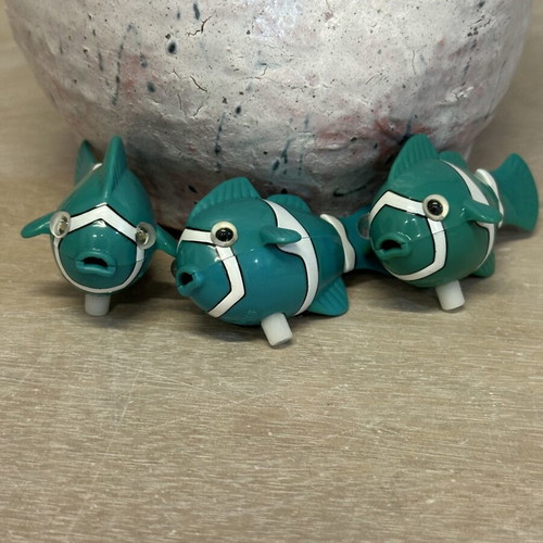 Vintage Robo Fish set of 3 like new, 2000s water toys