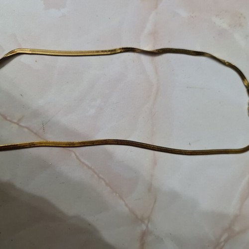 Necklace chain like new, thin gold color