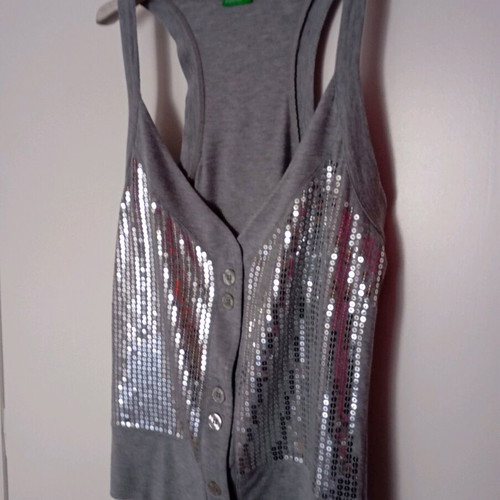 Benetton sleeveless top with silver sequins like new M-L