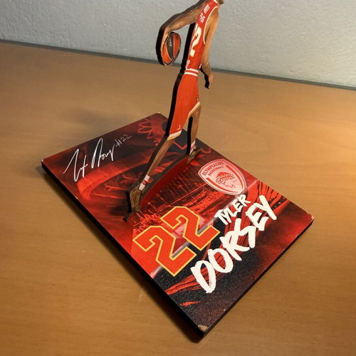 Olympiacos BC 3D Autograph Wooden Stand Tyler Dorsey #22 new, authentic