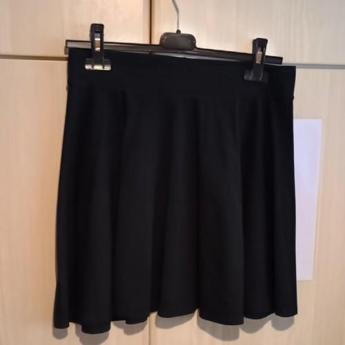 Flared skirt new, size M, black with elastic waist