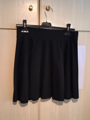 Flared skirt new, size M, black with elastic waist
