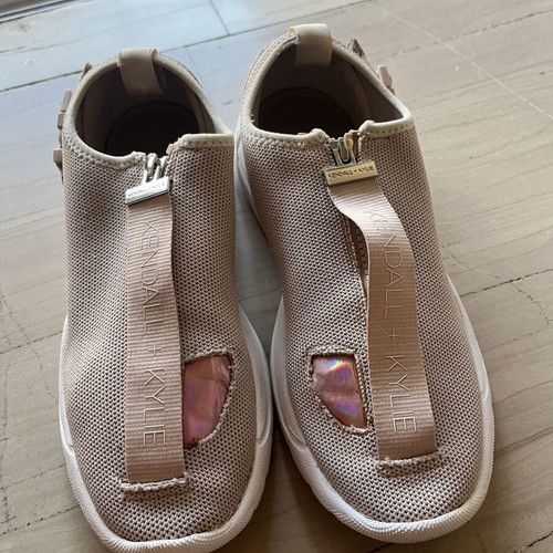 Kendal&Kylie athletic shoes used, size 40.5-41