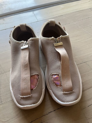 Kendal&Kylie athletic shoes used, size 40.5-41