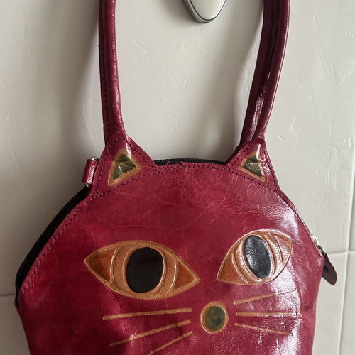 Children's handbag with cat face used, burgundy leather, handles