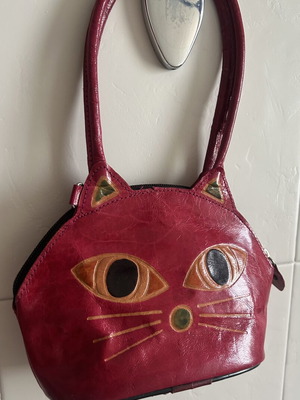 Children's handbag with cat face used, burgundy leather, handles