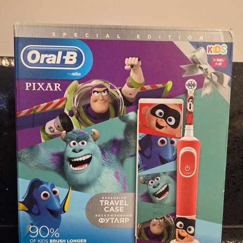 Braun Oral-B Vitality Kids Pixar Special Edition Electric Toothbrush with Travel Case new