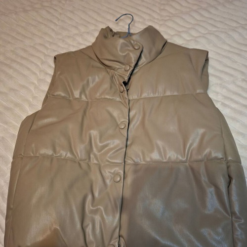 Leather vest new, size XL, beige with buttons and zipper