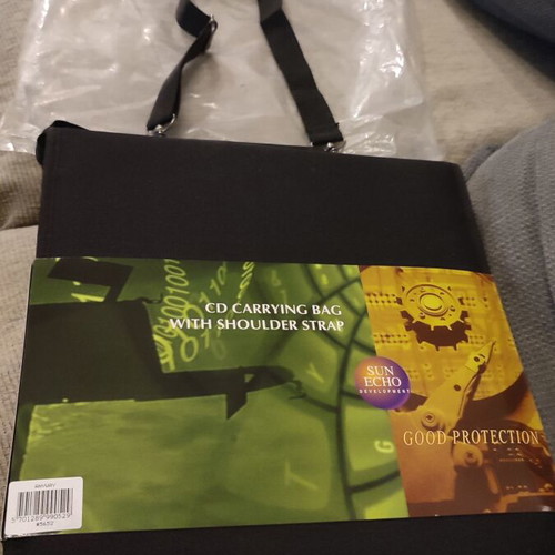 CD and DVD carrying bag new, capacity 96 discs