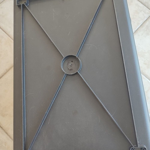 Atlas 40 Ferplast Pet Carrier new with safety lock and water bowl