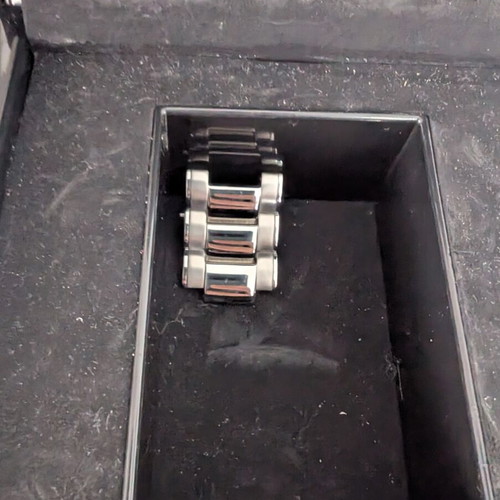 Quantum men's watch blue and black with metal bracelet like new