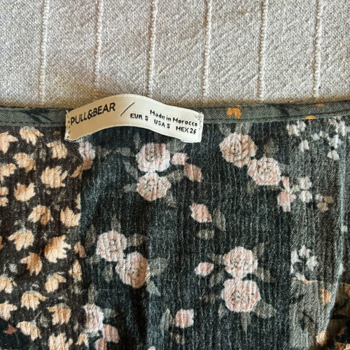 Pull & Bear Patchwork Floral Crop Top Long Sleeve V Neck Size Small