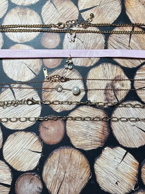 Necklace jewelry like new, set of 4 pieces