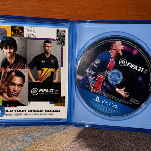 FIFA 21 PS4 game like new, original case and clean disc