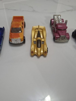 Hot Wheels set of 5 cars with white racing car gift
