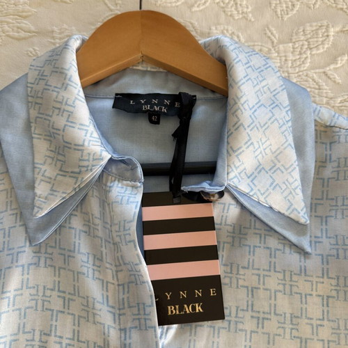 Lynne women's shirt new, white and blue, size XL