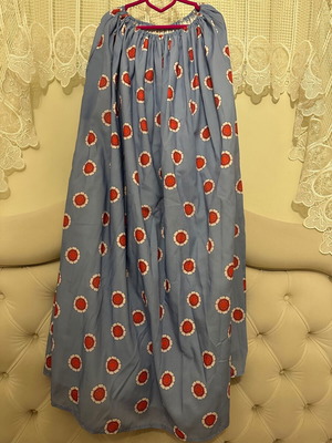 Karavan skirt like new, size medium, doll-like