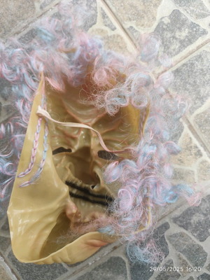 Carnival mask like new