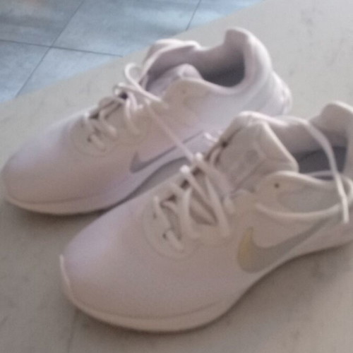 Nike women's athletic shoes like new, size 38-38.5, white