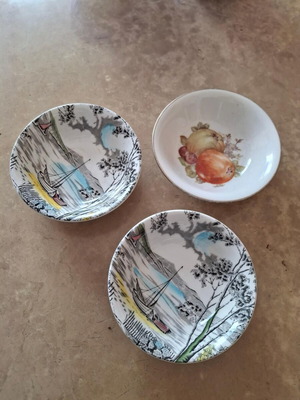 Set of 3 Vintage European Porcelain Bowls like new