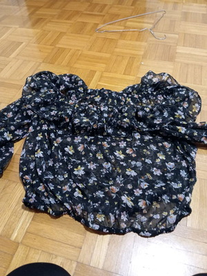 Top short blouse thin transparent fabric with flower design like new